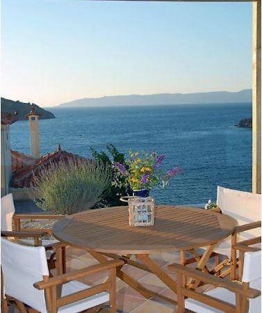 Birds Bay Resort Petra  Rum bild