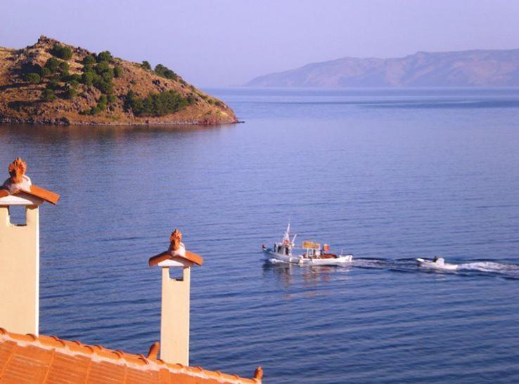 Birds Bay Resort Petra  Exteriör bild